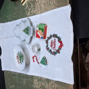 Merry Christmas 7-pc bathroom set with Christmas tree design